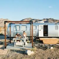 AutoCamp Joshua Tree، فندق في جوشوا تري