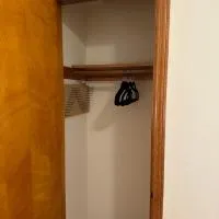 M1 Queen Size BedRoom with desk near Rutgers U & hospitals, khách sạn ở New Brunswick