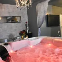 Luxury & Love - Professional Jaccuzzi and Spa, хотел в Шел