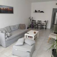 Private apartment for rent 2.5 rooms, מלון בחולון