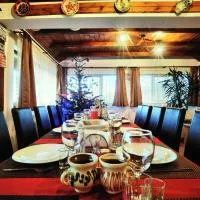 Vatra Strabunilor, hotel sa Moigrad