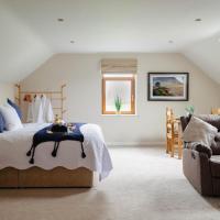 The Cosy Inn - Luxury Private Hot-Tub & Sauna, hotel in Dungiven