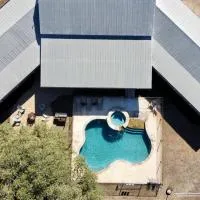 Mountain Views I Pool&Hot Tub I Home for 20 Guests, hotel v destinácii Concan