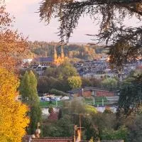 Loft les deux cèdres avec vue panoramique, ξενοδοχείο στη Σαρλβίλ-Μεζιέρ