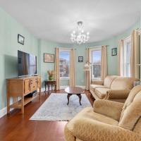 Bright & Spacious 2Br apartment, mins from Downtown Boston, parking, hotel in Dorchester, Boston