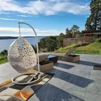 Tyresö में, होटल Archipelago villa, cabin & sauna jacuzzi with sea view, 30 minutes from Stockholm