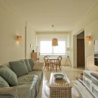LucyZen! Stylish Apt, Athenian Riviera, near beach, kh&aacute;ch sạn ở Athens