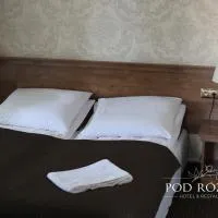 Hotel POD RÓŻAMI, hotel i Jedlnia-Letnisko