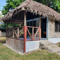 Lonnoc Beach Lodge, hotel sa Hog Harbour