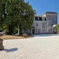 Château de Champblanc، فندق في Cherves-de-Cognac