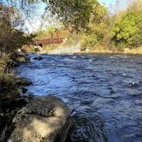 La cachette de la rivière au saumon et spa, ξενοδοχείο σε Scotstown