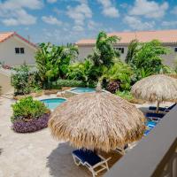 Impressive 2-bedroom apartment with tropical garden, pool and whirlpool, hotel in Eagle Beach