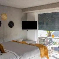Casa das Falcoeiras - Estúdio com terraço privado, готель у місті Авейру