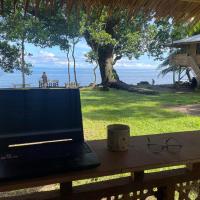 맘바자오 Camiguin Airport - CGM 근처 호텔 Borbon's Treehouse By the Sea