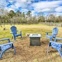 Pet-Friendly Greensboro Vacation Rental!, hotel en Greensboro