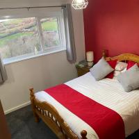 Southway Double Room near Derriford, hotel i nærheden af Lufthavnen Plymouth City - PLH, Plymouth