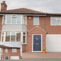 Luxurious 4 Bedroom Detached Family Home