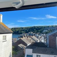 Seapink, Kingsand; luxury Cornish cottage with seaviews, bbq & paddleboards