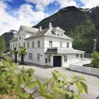 Fjærland Fjordstove Hotell - Huseby Hotelldrift AS, готель у місті Фьярланд