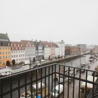 Modern 3BR Duplex Flat in Nyhavn w Private Balcony、コペンハーゲン、Nyhavnのホテル