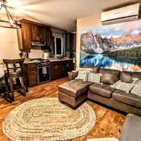 The Luminous Lodge-Remodeled Cabin W/ Valley Views, hotel a Santa Ysabel