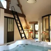 Spa privatif à la ferme - Haut de gamme - Atypique, hotel em Bois-Grenier