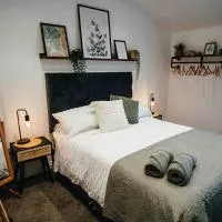 Boho Loft in Somerset - Private Parking, hotel din Radstock