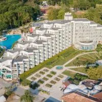 Laguna Beach Hotel, готель в Албені