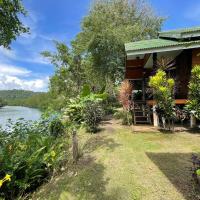 Mangrove bungalow & restaurant, hotelli Koh Koodilla alueella Klong Chao Beach
