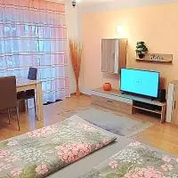 Ferienwohnung Schöne Aussicht、ランゲナルゲンのホテル