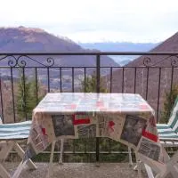Panoramic lake view home's Giulia, hotel din Casasco Intelvi