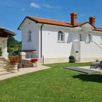 Holiday Apartment VILLA BIANCA: Pazin şehrinde bir otel