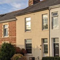 Penarth Town Terrace, close to cafes, beaches, Cardiff