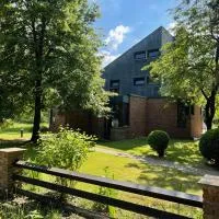 Little Paradise: Stelle şehrinde bir otel