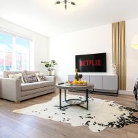 Luxury Brand New House - Close to City Centre - Free Parking, Private Garden, Fast Wifi, SmartTV with Netflix by Yoko Property