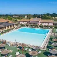 Fattoria Palazzeta - Pet & Family Friendly, hotel di Cecina