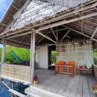 Pesona Papua Homestay, מלון בBesir