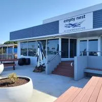 Empty Nest, hotel di Penguin