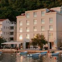 Hotel Pleter, hotel u Omišu