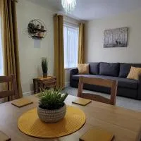 Data House Apartments TWO، فندق في أذرستوون