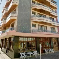 Apto com Varandas 201 - Centro do Balneário Arroio do Silva - 3 minutos do Mar, khách sạn ở Arroio do Silva
