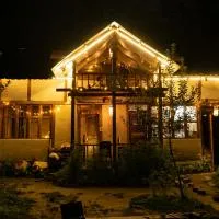 Zevibes Cafe & Homestay, готель у місті Kalgha