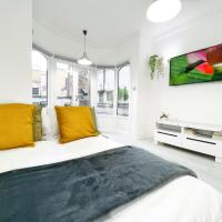 TERRACE 2 BEDROOMS in Relaxing Covent Garden Apartment