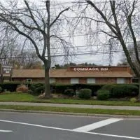 Commack Inn, hotell i Commack