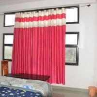 Hotel Holiday, ξενοδοχείο σε Bharatpur