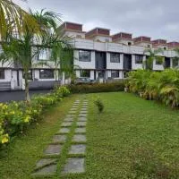 Vista Manor - 3 BHK with pool-1.5 hrs from Mumbai, hotel em Pālghar