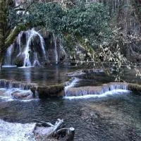 Gite de la cascade, hotelli kohteessa Les Planches-près-Arbois