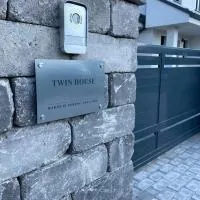 TWIN HOUSE، فندق في Gyál