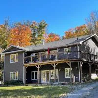 Mountain House in the Heart of Haliburton, Mins to Lake, hotel em Haliburton