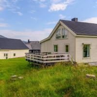 Beautiful Home In Stokmarknes With House A Panoramic View, hotel dekat Stokmarknes Airport, Skagen - SKN, Stokmarknes